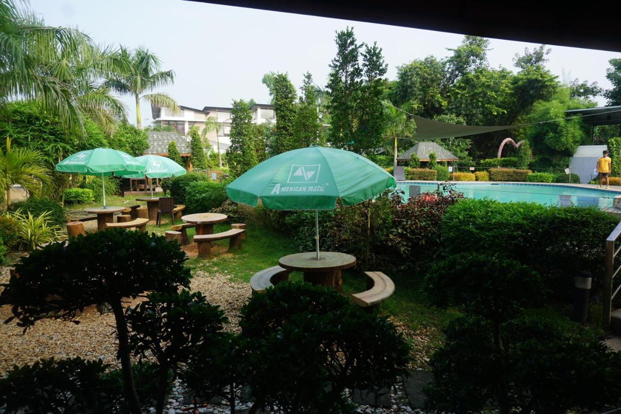 Floating Sanctuary Resort Powered By Cocotel Bulacan Экстерьер фото