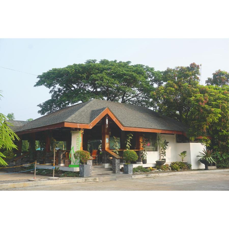Floating Sanctuary Resort Powered By Cocotel Bulacan Экстерьер фото