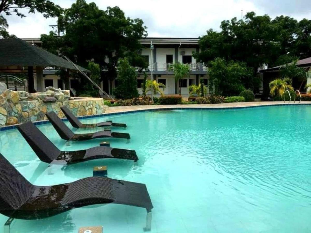 Floating Sanctuary Resort Powered By Cocotel Bulacan Экстерьер фото