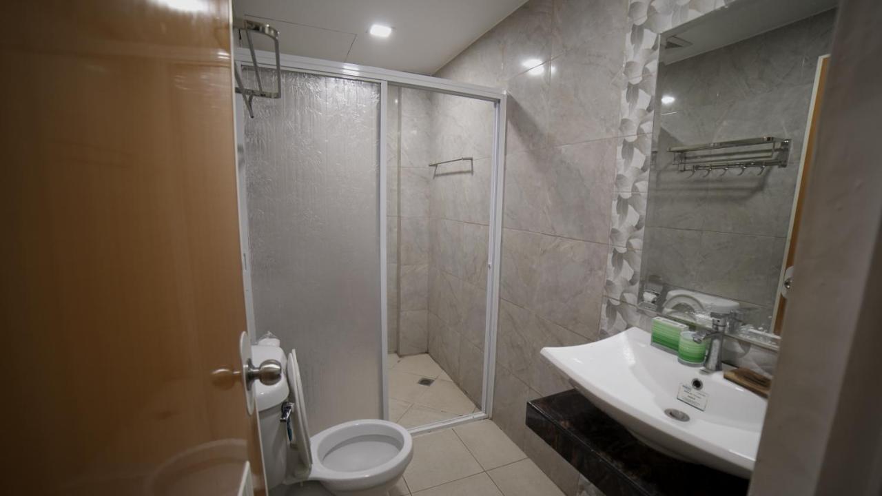 Floating Sanctuary Resort Powered By Cocotel Bulacan Номер фото